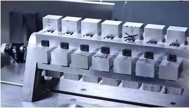 【新手必看】3軸、3+2軸、5軸加工的區(qū)別是什么？(圖11)